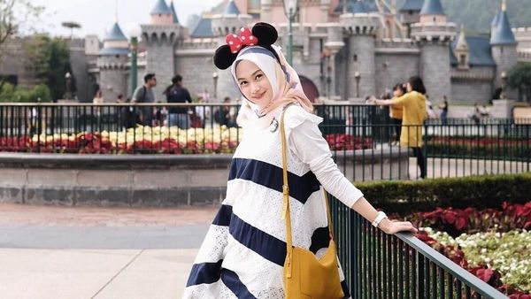 Inspirasi Gaya Hijab Untuk OOTD Cantik Saat Liburan Akhir Tahun