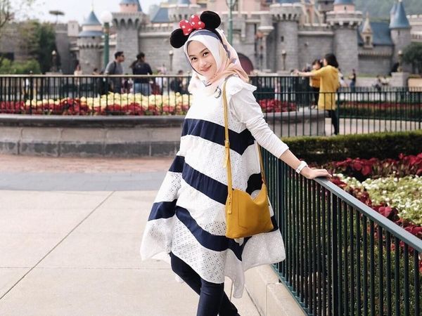 Inspirasi Gaya Hijab Untuk OOTD Cantik Saat Liburan Akhir Tahun