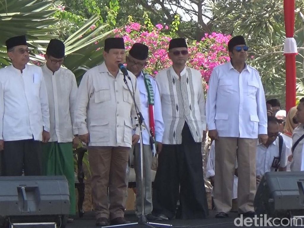 Napak Tilas Resolusi Jihad, Prabowo: Bukti Ulama Ikut Berjuang Napak Tilas Resolusi Jihad, Prabowo: Bukti Ulama Ikut Berjuang