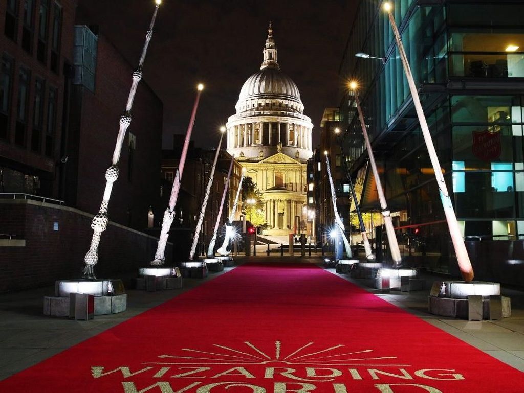 Usai London, 9 Tongkat Sihir Raksasa Harry Potter Bakal Dipajang di Mana? Usai London, 9 Tongkat Sihir Raksasa Harry Potter Bakal Dipajang di Mana?
