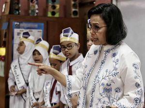 Gaya Sri Mulyani Ajari Siswa SD soal Utang hingga APBN