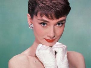 Seperti Titi Qadarsih, Deretan Tokoh Ini Juga Mengidap Kanker Usus