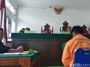 Anak Buah Big Bos Miras Oplosan Maut Divonis 13 Tahun Bui Anak Buah Big Bos Miras Oplosan Maut Divonis 13 Tahun Bui