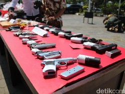 Kejari Solo Musnahkan Belasan Senpi dan Ratusan Gram Sabu