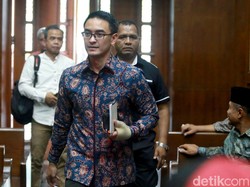 Tangisan Zumi Zola Meminta Hukuman Ringan