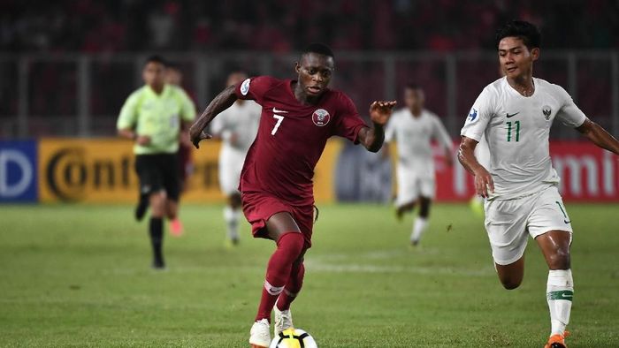 Abdulrasheed Umaru (kiri) mencetak hat-trick ke gawang Indonesia (Robertus Pudyanto/AFC) Abdulrasheed Umaru (kiri) mencetak hat-trick ke gawang Indonesia (Robertus Pudyanto/AFC)