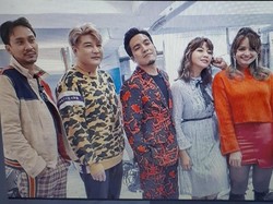 Hai K-Popers! Hesti Purwadinata Didandani Shindong SuJu Nih