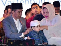 Lucunya Jan Ethes Temani Jokowi Peringati Hari Santri Nasional