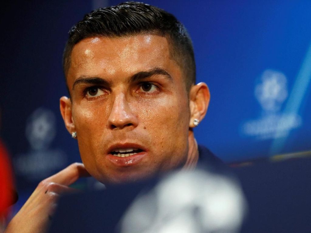 Ekspresi Kesal Ronaldo Ditanya Soal Masa Depan