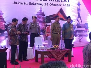 Temani Jokowi Bagi Sertifikat Tanah, Anies: Selamat Datang Kembali