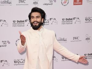 Foto Traveling Ranveer Singh, Calon Suami Deepika Padukone