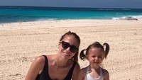 Ini adalah istri dari bek Juventus, Giorgio Chiellini, Carolina yang sudah menikah sejak 2014. Carolina sudah bertunangan sejak 2014. (Instagram @carolinabonistalli)