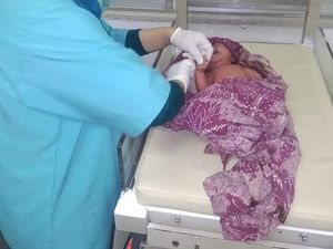 Menggigil di Warung, Sesosok Bayi Ditemukan Masih Hidup