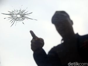 Polisi Uji Tembak Senjata di Mako Brimob