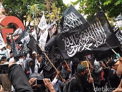 Polisi Usut Pengunggah Video Pembakaran Bendera Tauhid di Garut