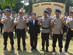 Tertipu, Ipda Rochmat Hancurkan Plakat dari PBB Palsu