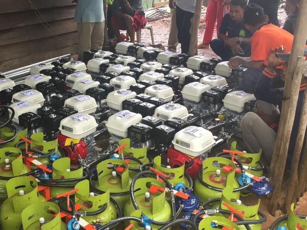 Pertamina Bagikan 1.471 Konverter Kit ke Nelayan Sumut dan Kepri Pertamina Bagikan 1.471 Konverter Kit ke Nelayan Sumut dan Kepri