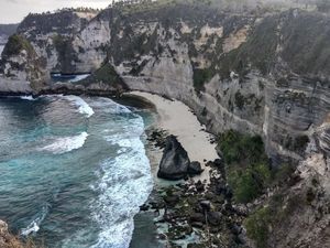 Yang Cantik dari Nusa Penida: Pantai Atuh