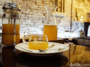 Acaraki : Sensasi Unik Minum Jamu yang Diseduh dengan Teknik Manual Brew Acaraki : Sensasi Unik Minum Jamu yang Diseduh dengan Teknik Manual Brew