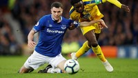 Michael Keane mampu mematikan para penyerang Crystal Palace yang terkenal cepat seperti Wilfried Zaha dan Andros Townsend. (Carl Recine/Reuters)