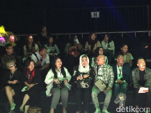 Hadir di JFW 2019, Kahiyang Ayu Sembunyikan Anak