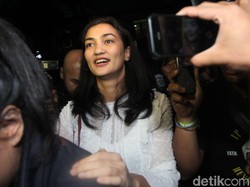 Soal Foto Hoax Ratna Sarumpaet, Atiqah Hasiholan: Permisi