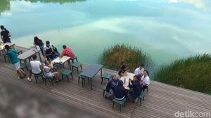 Foto: Danau Linow yang Berwarna Toska di Sulawesi Utara