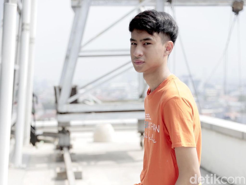 Devano Ungkap Pengalaman Berkelahi Pertama Kali di Dear Nathan Hello Salma Devano Ungkap Pengalaman Berkelahi Pertama Kali di Dear Nathan Hello Salma
