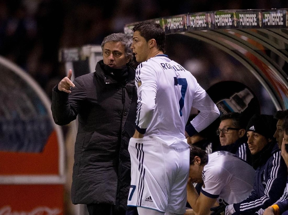 Jose Mourinho dan Cristiano Ronaldo akan berhadapan malam nanti (Gonzalo Arroyo Moreno/Getty Images)