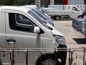 Begini Wujud Mobil Pikap Esemka di Pabrik Boyolali Begini Wujud Mobil Pikap Esemka di Pabrik Boyolali