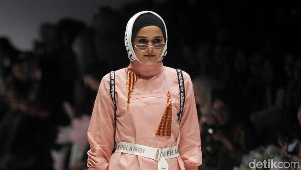 Foto: Mengintip Tren Hijab Terbaru dari JFW 2019