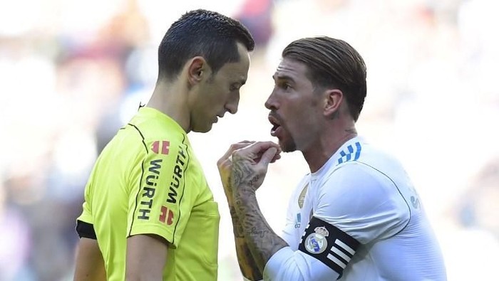 Dua Kali Usir Pemain Madrid, Ini Wasit El Clasico