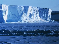 Ke Mana Penganut Bumi Datar Kala Antartika Bernyanyi?