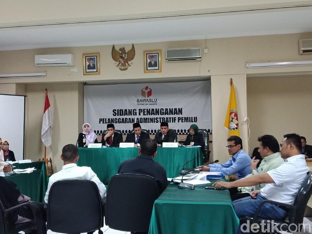 Sidang Videotron Jokowi-Maruf, Terlapor Tak Bawa Surat Kuasa Sidang Videotron Jokowi-Maruf, Terlapor Tak Bawa Surat Kuasa