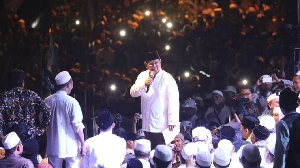 Prabowo Curiga Pembakaran Bendera Mirip HTI untuk Adu Domba