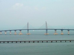 Mau Nikmati Jembatan Laut Terpanjang di Dunia? Ada Syaratnya