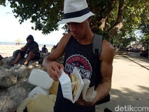 Kisah Bule Pengais Sampah di Bali Kisah Bule Pengais Sampah di Bali
