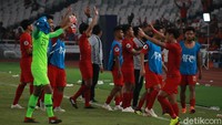 Indonesia merebut tiket ke perempatfinal Piala Asia U-19 usai menang atas UEA di laga terakhir Grup A. Dalam pertandingan di Stadion Utama Gelora Bung Karno, Rabu (24/10/2018) malam WIB, Garuda Muda menang 1-0 berkat gol tunggal Witan Sulaiman.