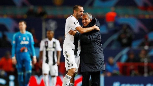 Giorgio Chiellini merayakan kemenangan Juventus atas Manchester United.