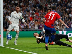 Madrid berada dalam tekanan setelah gagal menang dalam lima pertandingan terakhirnya di semua kompetisi. Mereka cuma imbang satu kali dan kalah empat kali. Foto: Paul Hanna/Reuters