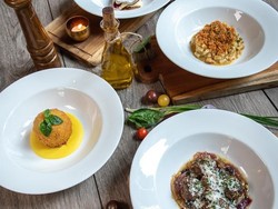 Sicily Punya Kroket Nasi dan Pasta Saus Pesto yang Creamy