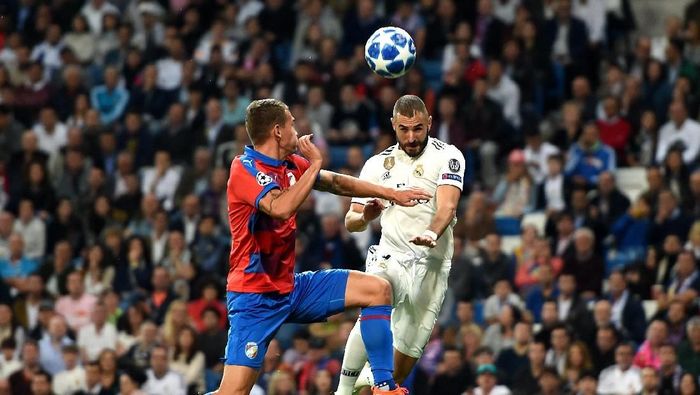 Real Madrid unggul 1-0 atas Viktoria Plzen di babak pertama lewat sundulan Karim Benzema. (Foto: Denis Doyle/Getty Images) Real Madrid unggul 1-0 atas Viktoria Plzen di babak pertama lewat sundulan Karim Benzema. (Foto: Denis Doyle/Getty Images)