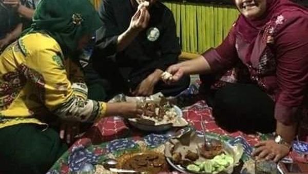 Sebelum Terciduk KPK, Bupati Neneng Hassanah Doyan Kulineran Juga