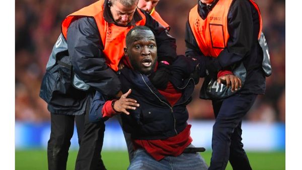 Meme Kejam Buat MU dan Lukaku Usai Ditekuk Juventus