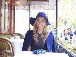 Sosialita Cantik New York Serang Pria dengan Tas Kaca Sampai Berdarah