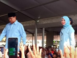 Istri Sandiaga Temani Prabowo Deklarasikan Gerakan Emas