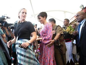 Potret Bodyguard Perempuan Andalan Meghan Markle