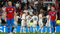 Beruntung bagi Madrid, Viktoria Plzen tak menambah gol lagi di sisa waktu pertandingan. Kemenangan Madrid pun aman sampai laga tuntas. Foto: Paul Hanna/Reuters