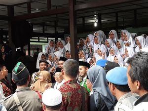 Panwaslu Didesak Usut Dugaan Kampanye Maruf Amin di Ponpes Solo Panwaslu Didesak Usut Dugaan Kampanye Maruf Amin di Ponpes Solo