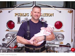 Kisah Petugas Pemadam Kebakaran Adopsi Bayi yang Ditolongnya